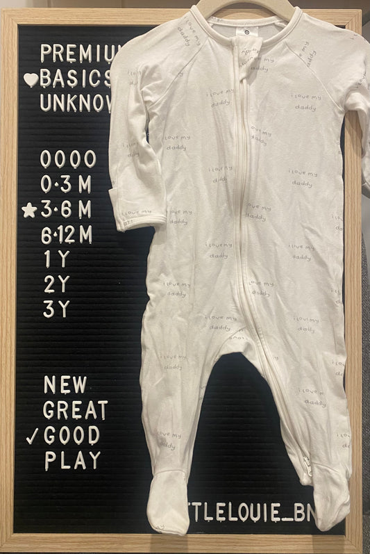 ‘I love my daddy’ white onesie